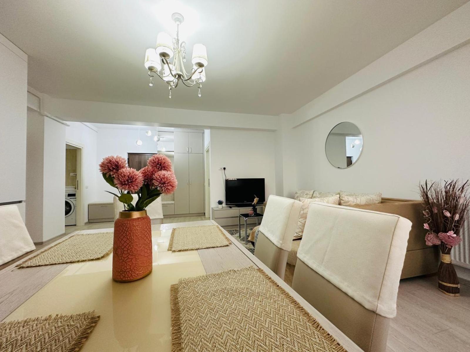 Palas Retreat - Q Residence Ясси Екстер'єр фото